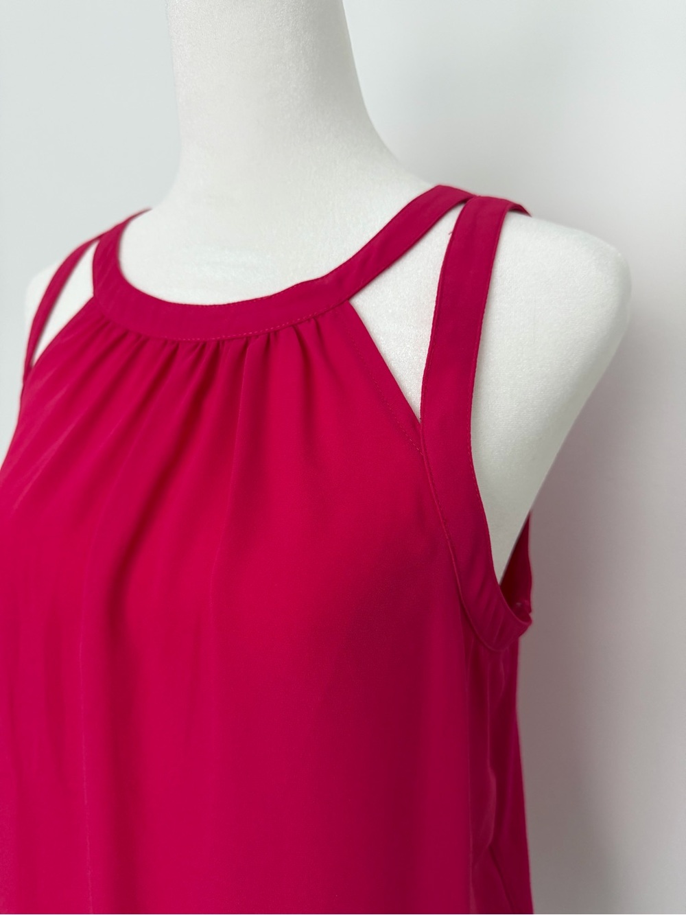 Express Womens Sleeveless Cutout Top - pink - Picture 2 of 5